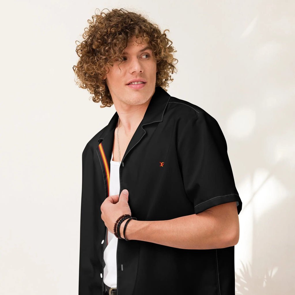 Comprar Camisa Bandera España negra manga corta unisex Bandera España La Flamenca de Borgoña Patricia Muñoz VOX