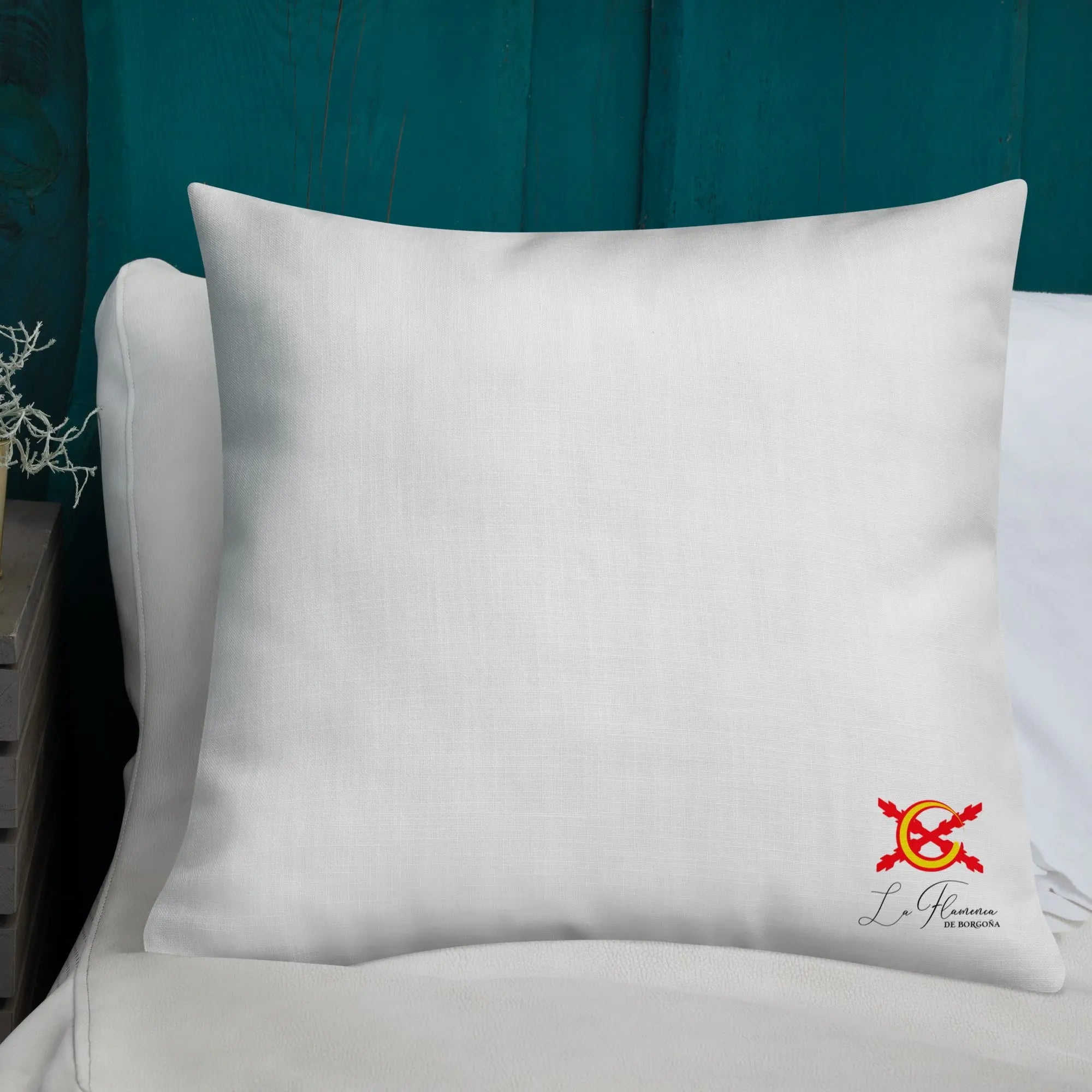 Comprar Cojín Cruz de Borgoña Bandera España La Flamenca de Borgoña Patricia Muñoz VOX