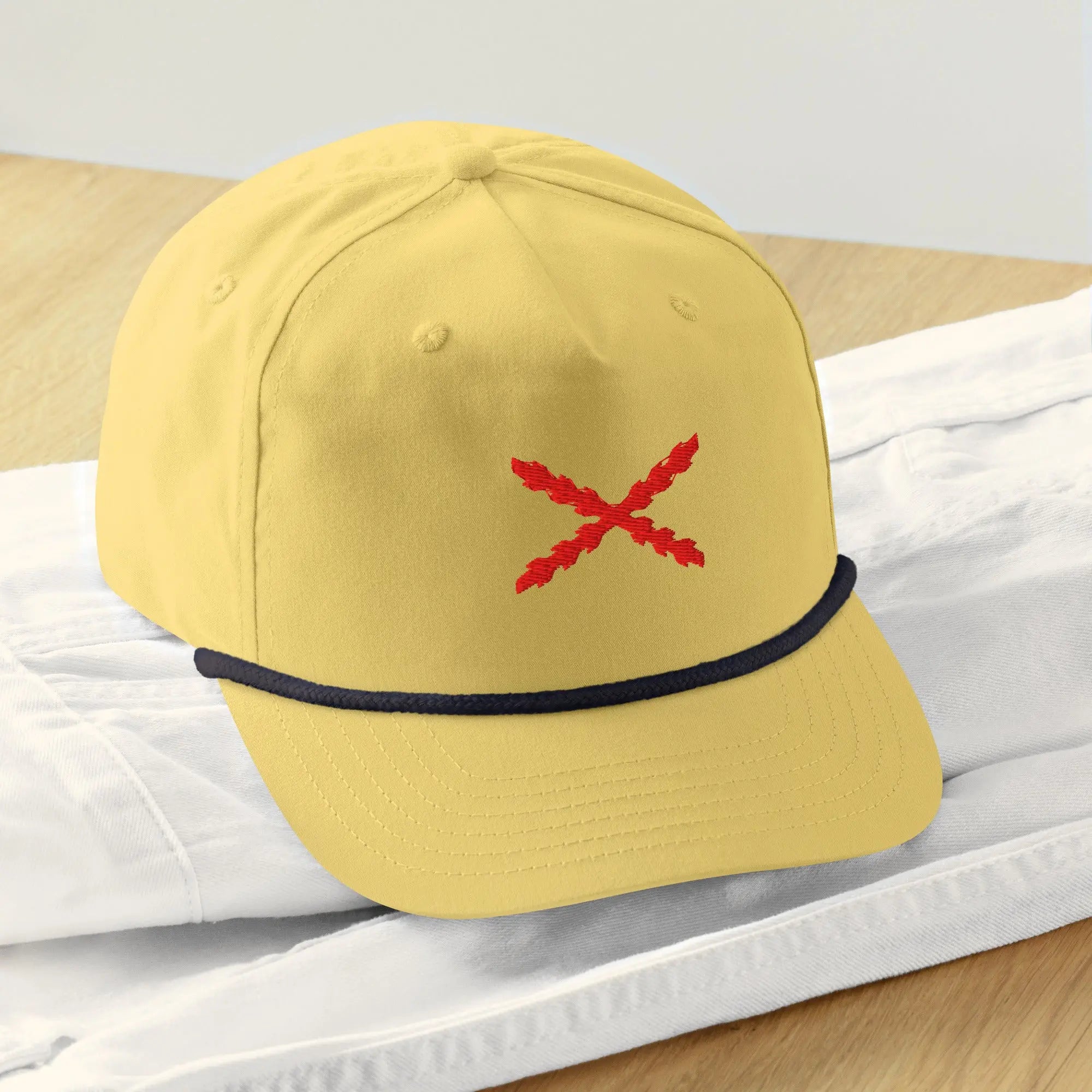 Comprar Gorra de golf con cuerda Cruz de Borgoña Bandera España La Flamenca de Borgoña Patricia Muñoz VOX
