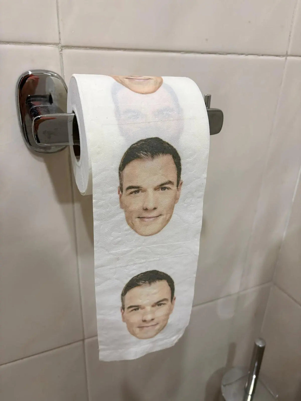 Comprar Papel Higiénico de Váter Pedro Sánchez La Flamenca de Borgoña Bandera España