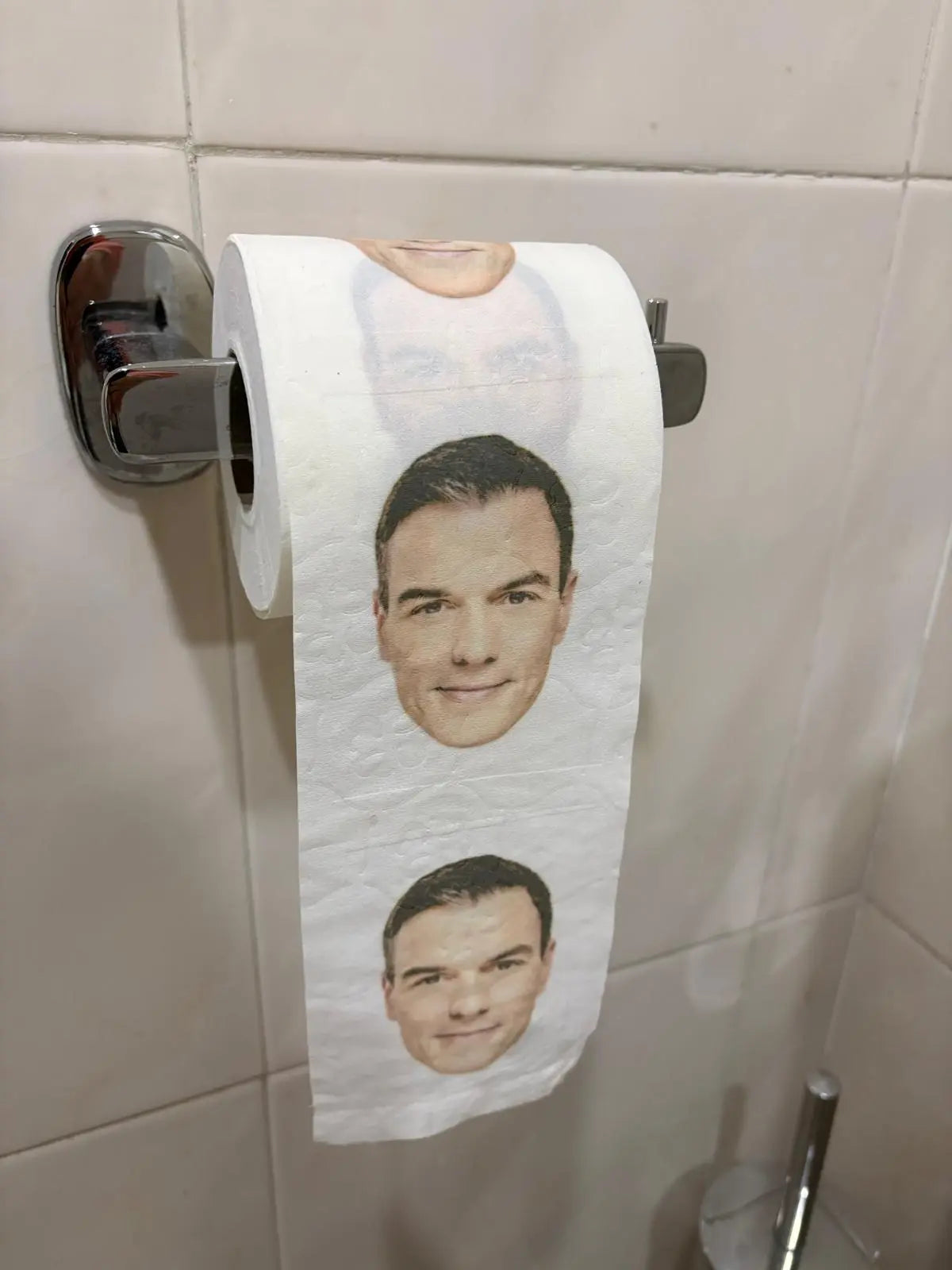 Comprar Papel Higiénico de Váter Pedro Sánchez La Flamenca de Borgoña Bandera España