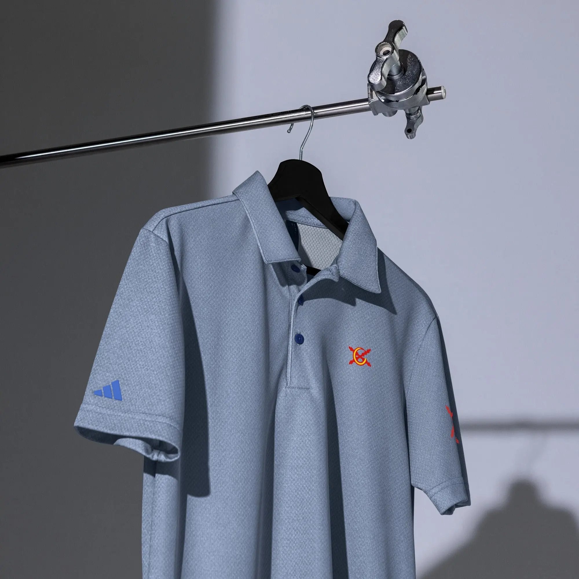 Comprar Polo adidas Space-Dyed "Ser español es un Honor" La Flamenca de Borgoña Bandera España