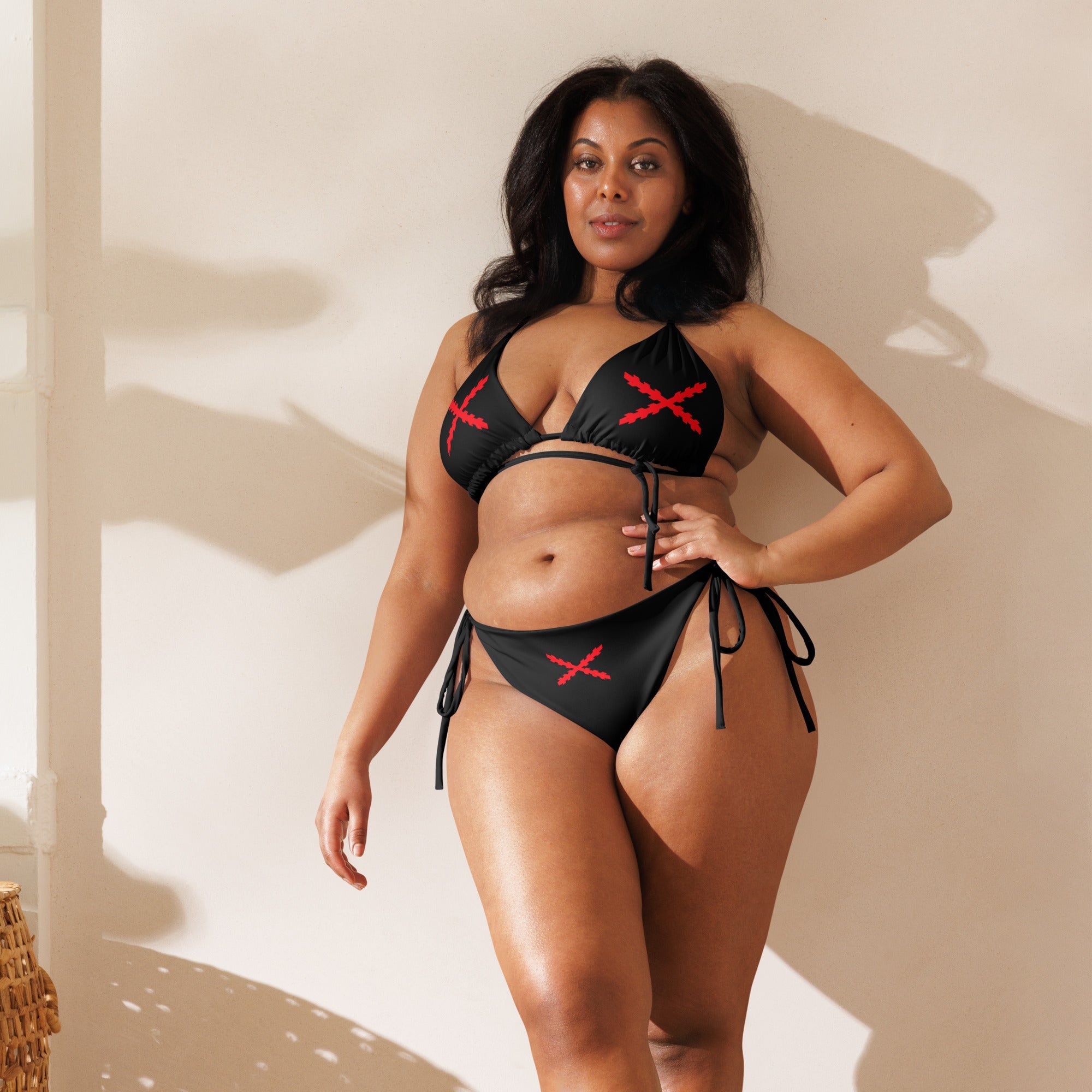 Bikini de triángulo Cruz de Borgoña negro - LaFlamencadeBorgoña