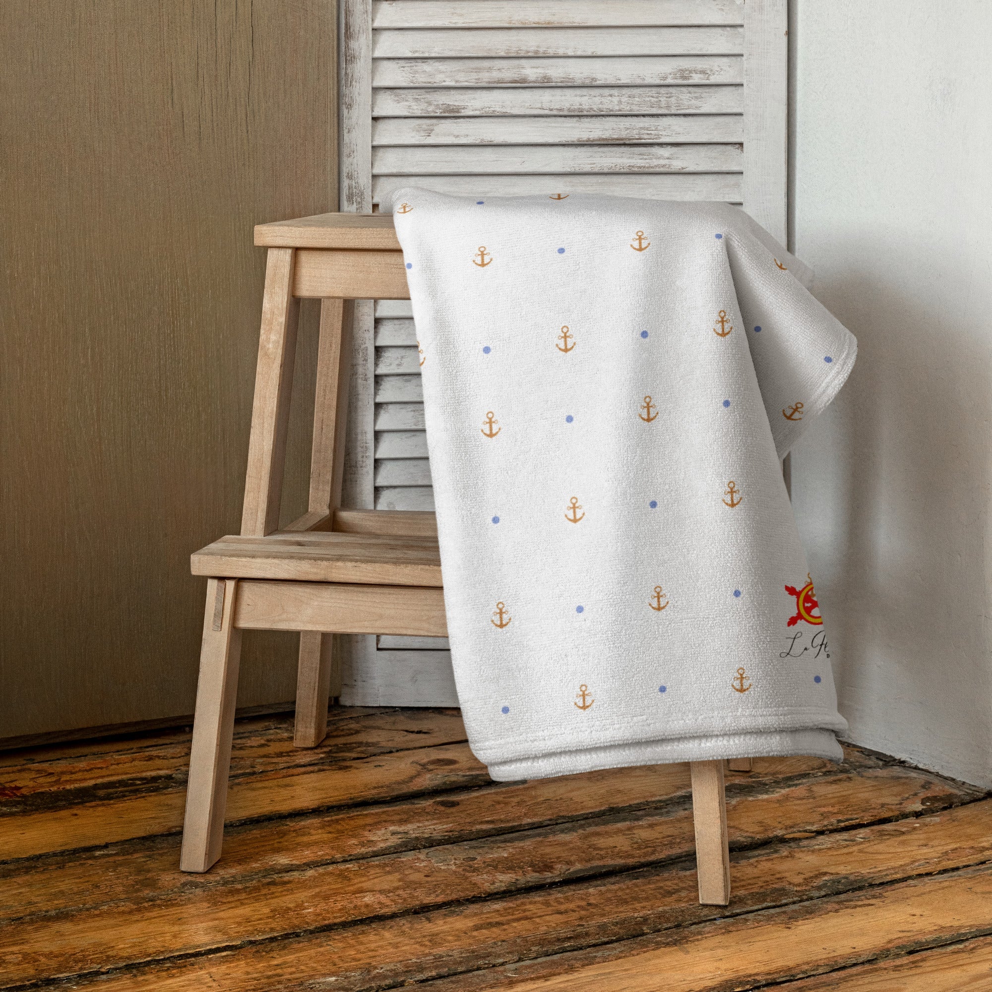 Toalla blanca anclas amarillas - Colección Alta Mar IX - LaFlamencadeBorgoña